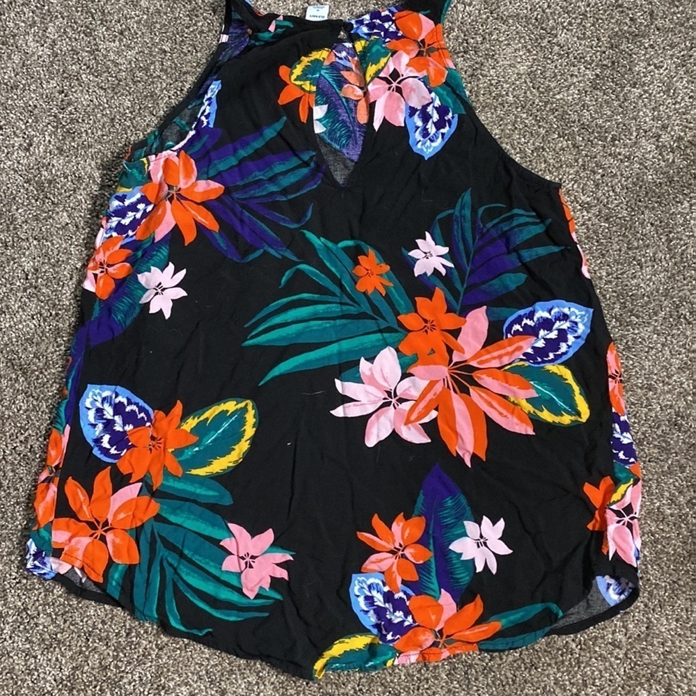 Old navy tank top - Picture 3 of 4